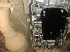 What happens to the car if there is not enough oil in the automatic transmission