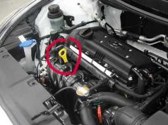 Competent replacement of engine oil in the car engine as changing oil in